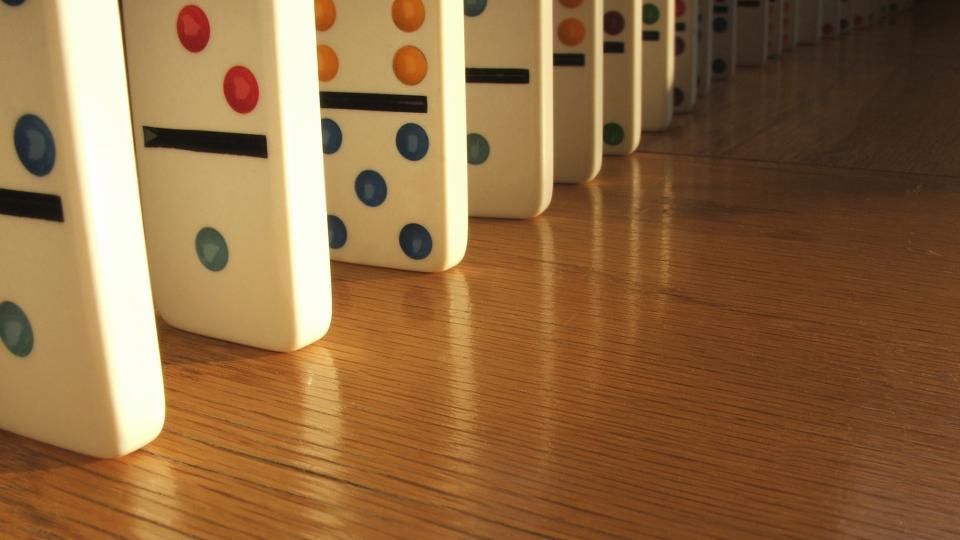 iStock_Dominoes_Medium